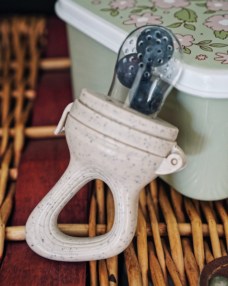 Baby Fruit Feeder - Wee Bambino