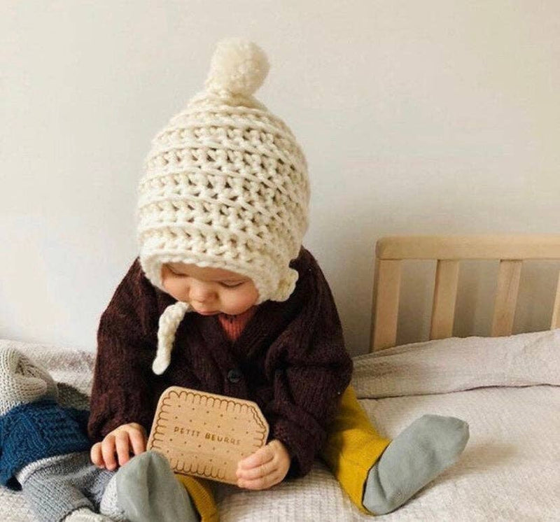 Chunky Baby bonnet with large Pompom: Newborn - Wee Bambino