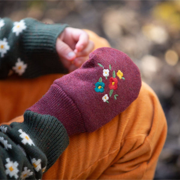 EX PHOTOSHOOT Hazelnut Embroidered Knitted Mittens - Wee Bambino